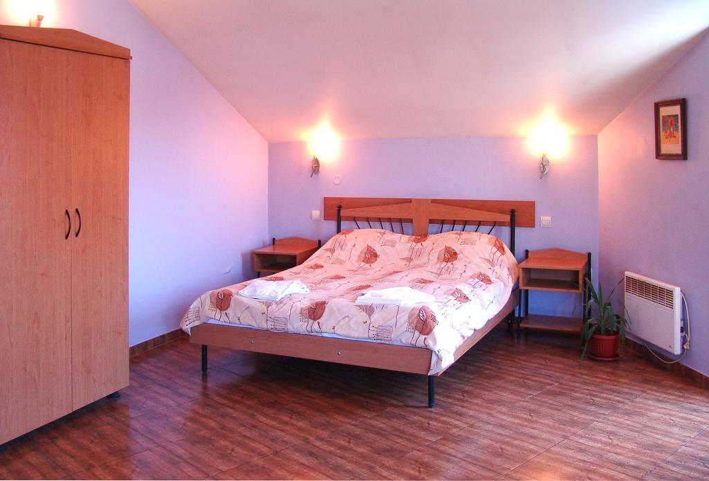 Central Family Hotel Haskovo Room photo